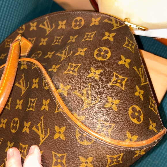 Comes with COA Louis Vuitton Ellipse MM pre loved - Picture 7 of 14